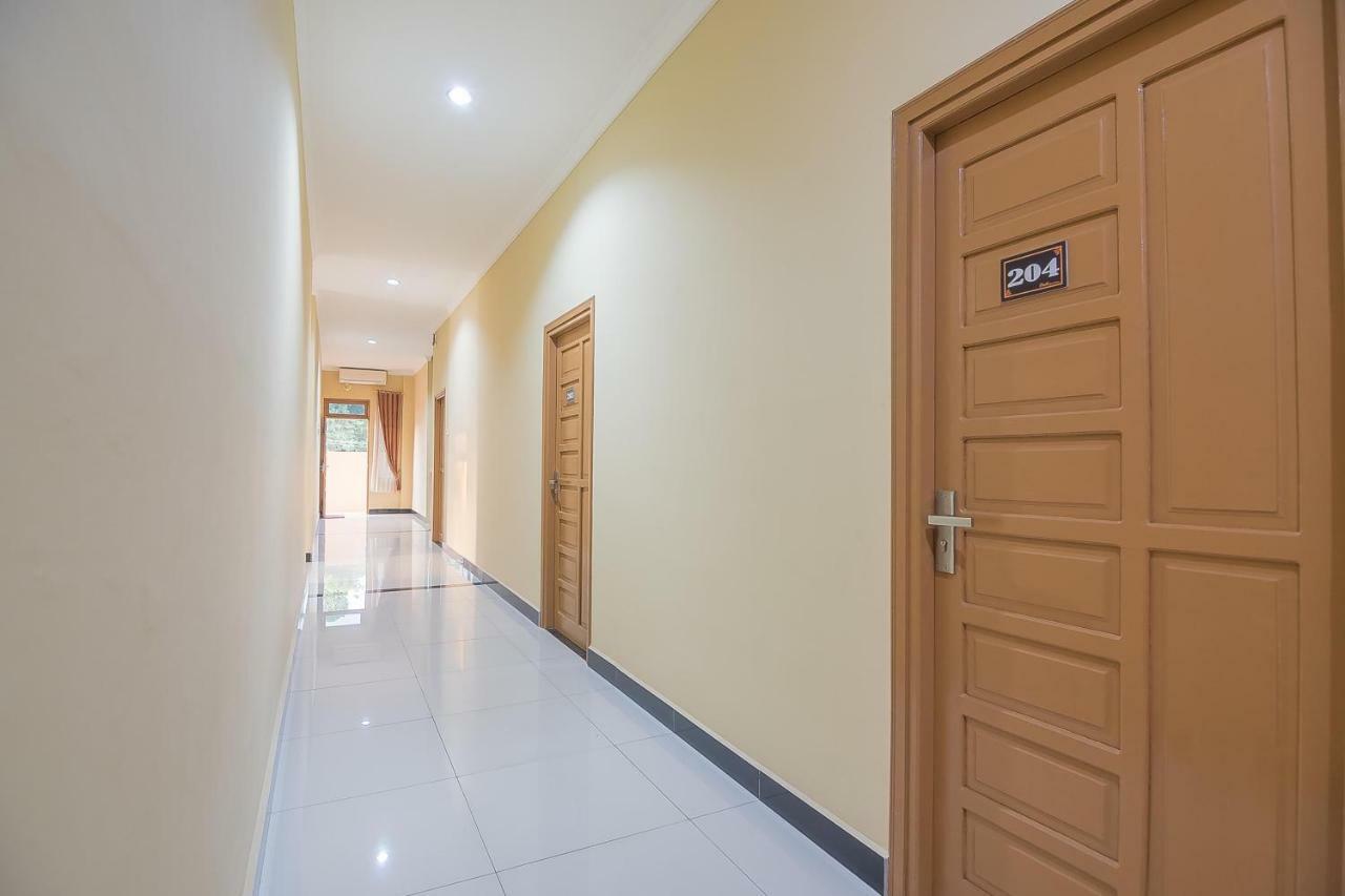 Reddoorz Plus Near Syamsudin Noor Airport 3 Banjarbaru Luaran gambar
