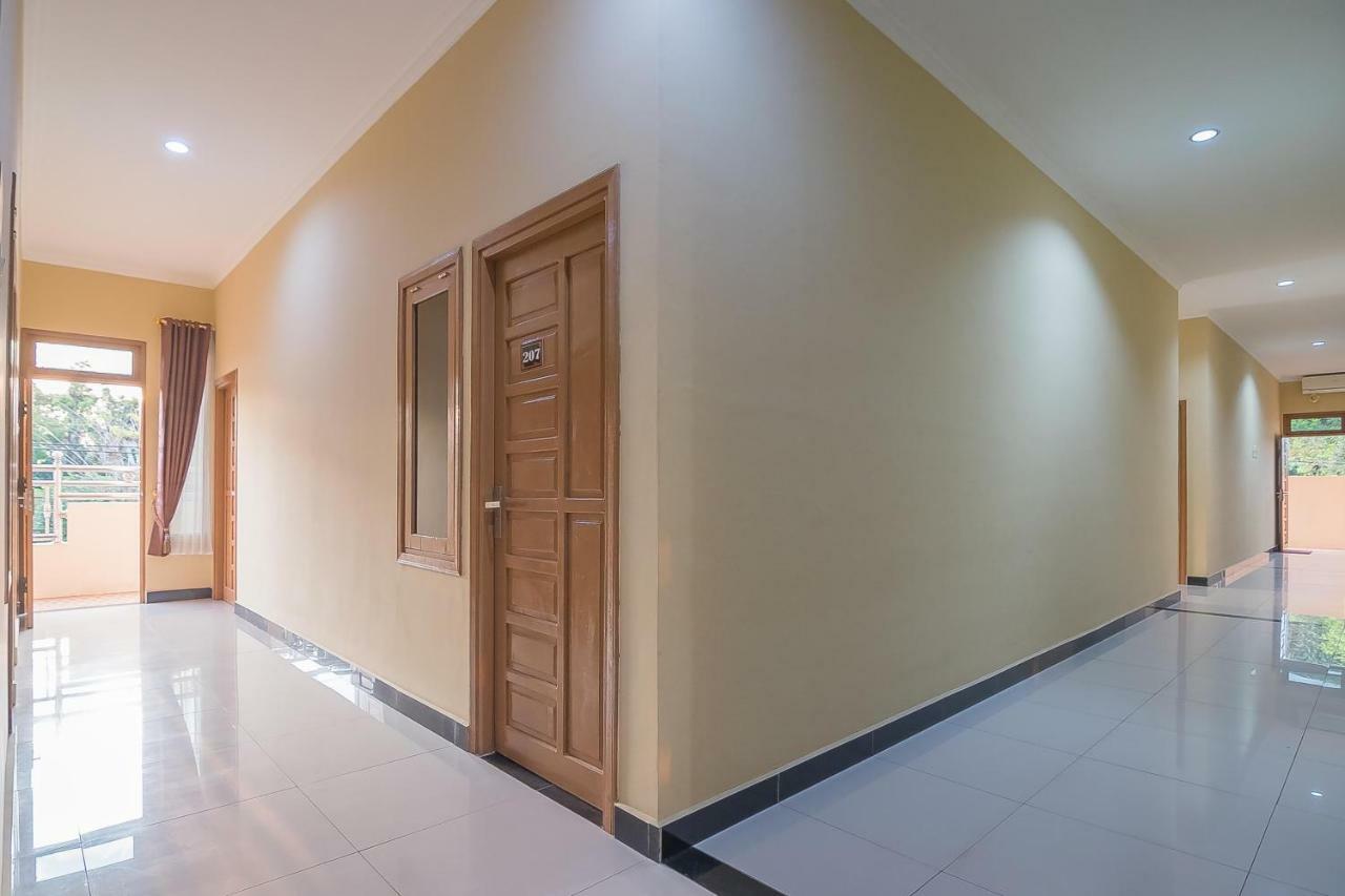 Reddoorz Plus Near Syamsudin Noor Airport 3 Banjarbaru Luaran gambar
